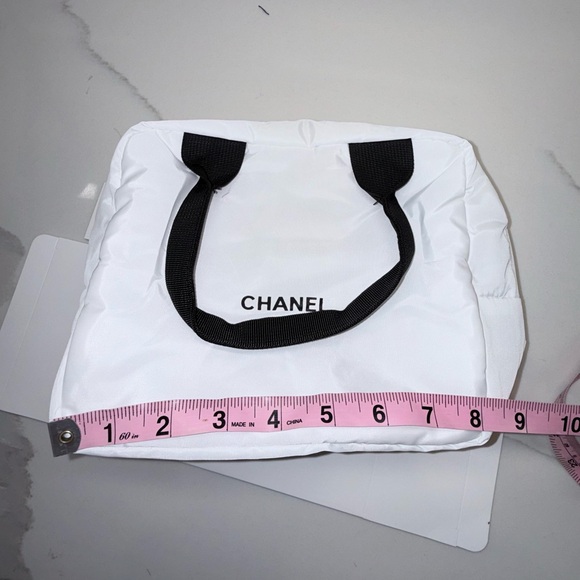 GWP Chanel White Tote/Cosmetic Bag - Picture 9 of 13